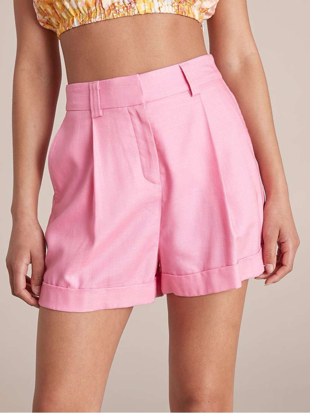 New Day High-Rise Pleated Front
Shorts Womens Size 4 Pockets